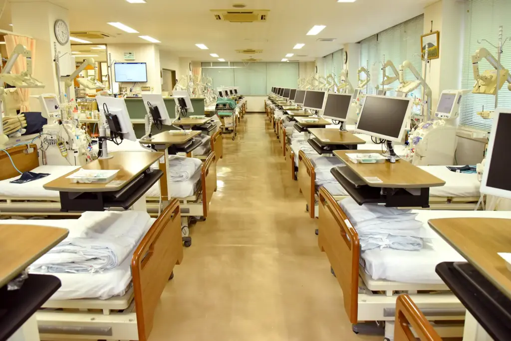 片山クリニックの透析医療|山口県岩国市の内科 消化器内科 外科(発熱外来/人間ドック/健康診断/透析)